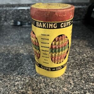 VINTAGE KITCHEN PATRICIAN PAPER BAKING CUPS
